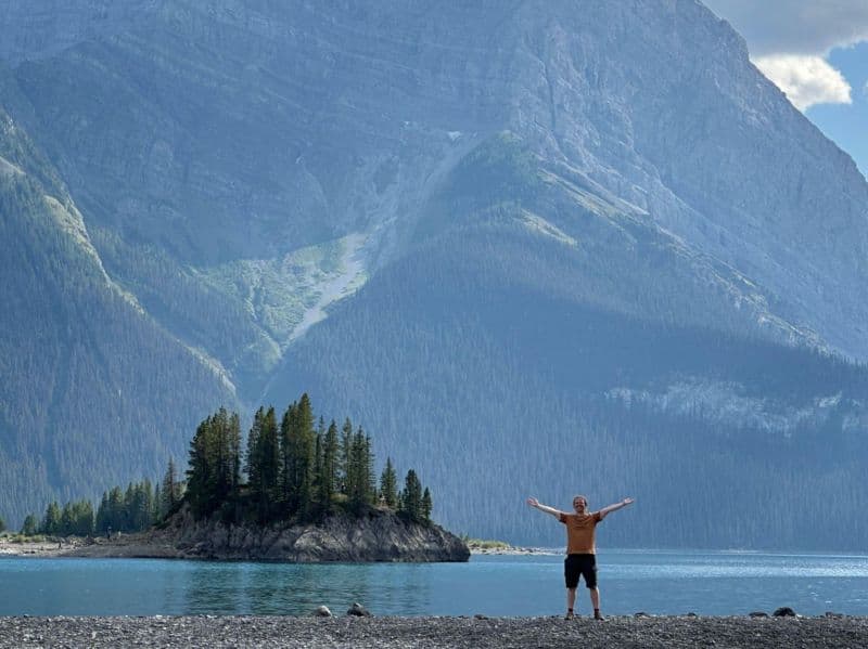 Exploring the Team-Building Power of Hiking: Top 10 Reasons Why It Works